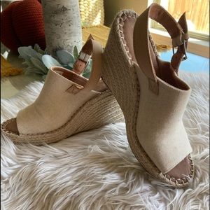TOMS Wedge Heel’s